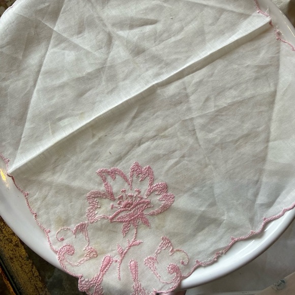 Vintage Two (2) Floral and Embroidered Cotton Handkerchief Set - Picture 5 of 9